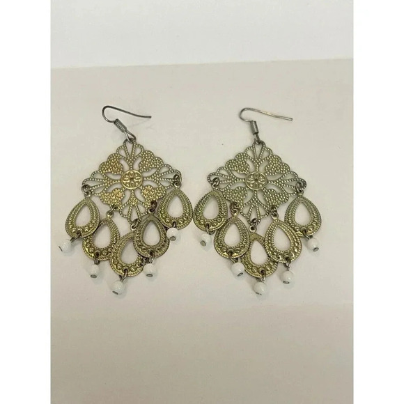 VTG Vintage Pierced Earrings Bronze Gold Tone White Bead Chandelier Dangle Boho - Picture 4 of 7